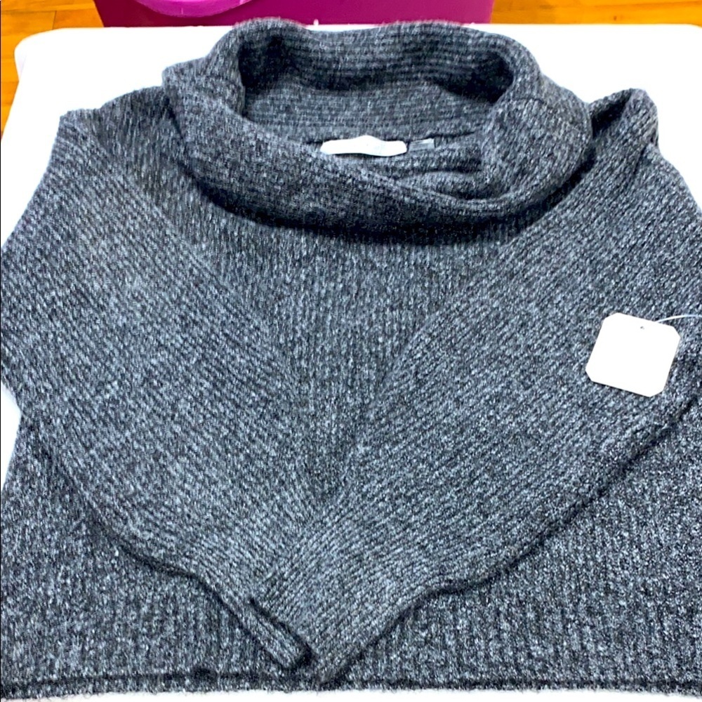 NWT Altar'd State Wo size Small‎ gray  Sweater. COWL NECK SOFT COMFY SWEATER NEW